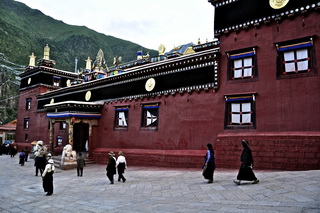 Leiure time in Derge,Kham