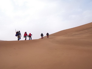 Trek Badain Jaran Desert 