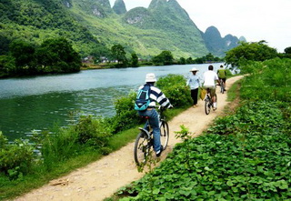 Biking tour in rustic Yangshuo,China