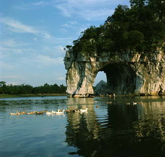 elephant trunk hill guilin